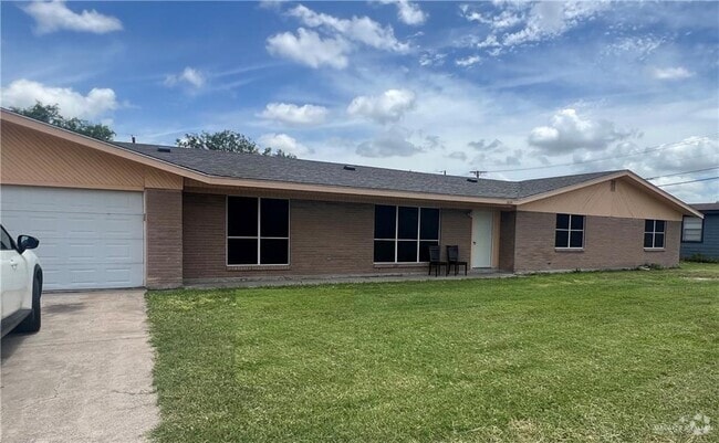 Building Photo - 805 W Schunior St Rental