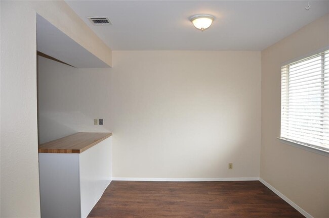 Photo - 10810 Topperwein Dr