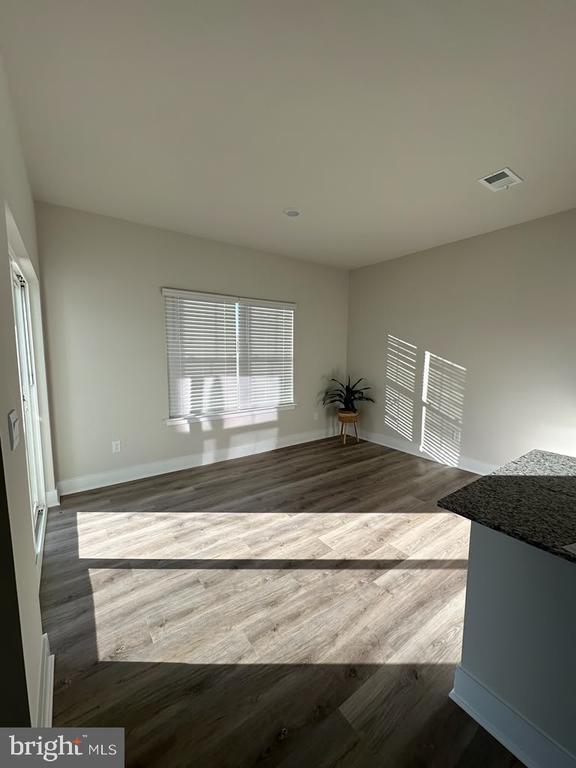 Photo - 114 Haida Ln