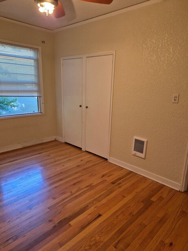 Photo - Charming 1 bed, 1 bath unit, with all of i...