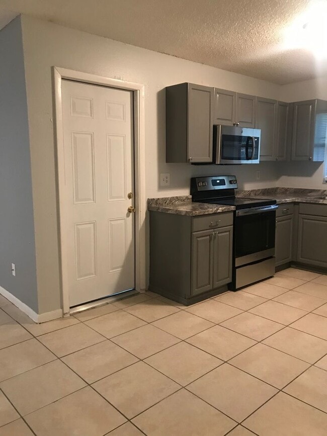 Photo - SPACIOUS RANCH STYLE 3 BEDROOM 2 FULL BATH...