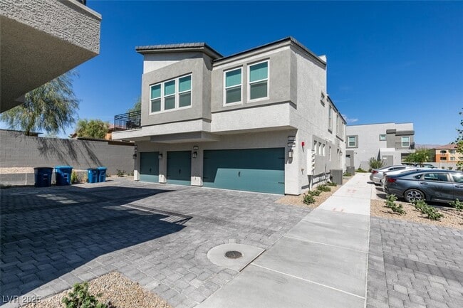 Photo - 6229 Mangler St