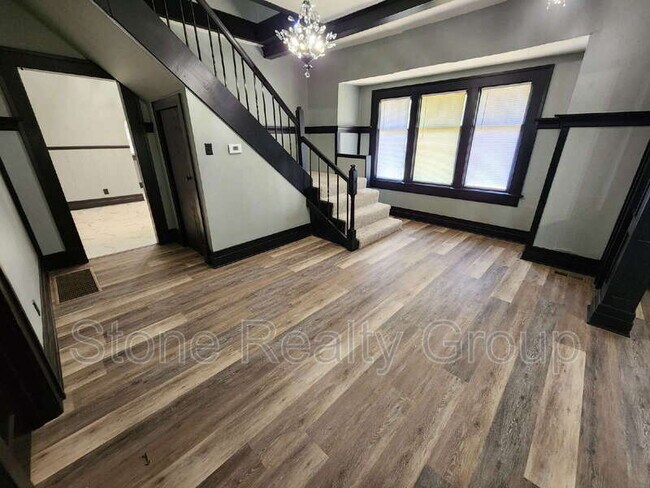 Photo - 1723 Thompson Ave