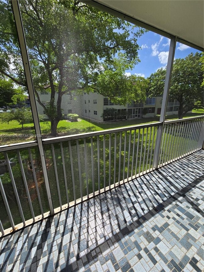 Building Photo - 13500 SW 1st St Unit 204U