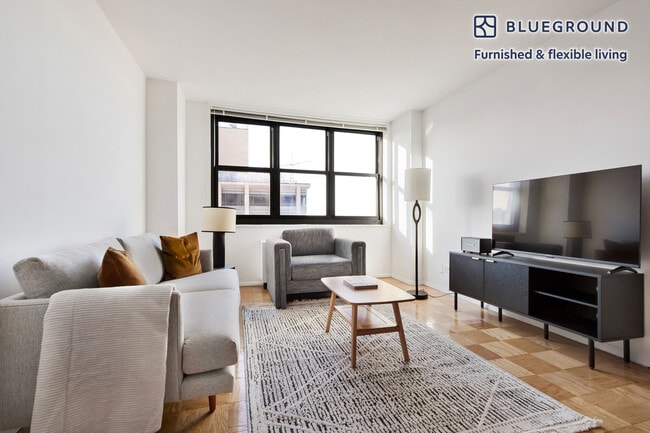 Photo - 200 E 72nd St Unidad FL34-ID2179