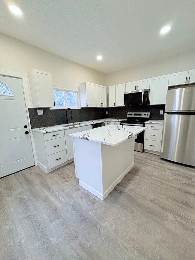 Photo - Charming 2 beds 1 baths in Columbus! Newly Renovated