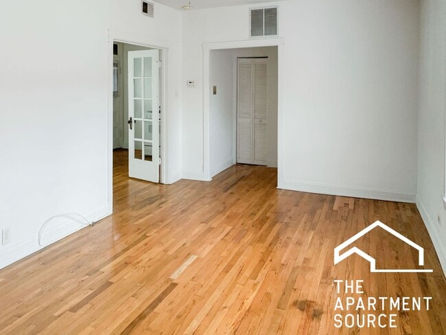 Building Photo - 3523 N Broadway Unit 3E