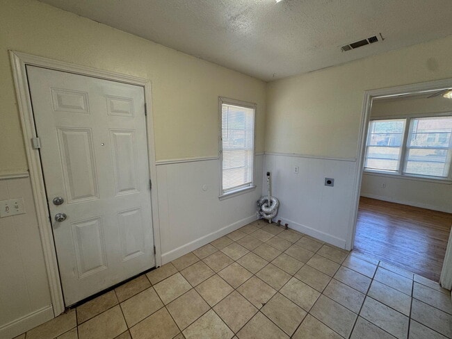 Photo - 2011 38th St