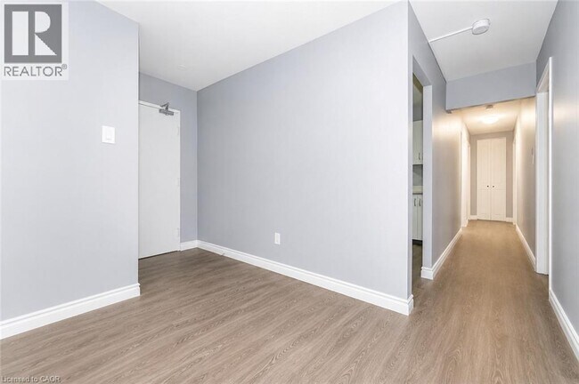 Photo - 101 Westmount Rd N Unit 1