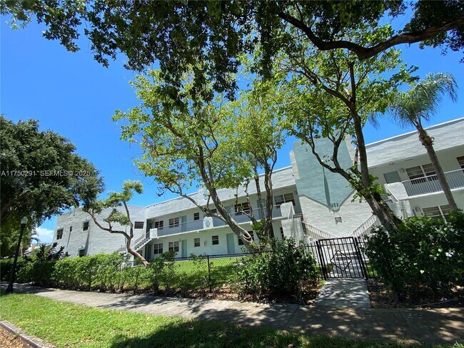 Photo - 1925 Madison St Unit 11