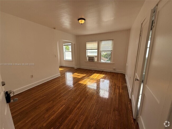 Building Photo - 177 NE 50th St Unit 27 Rental
