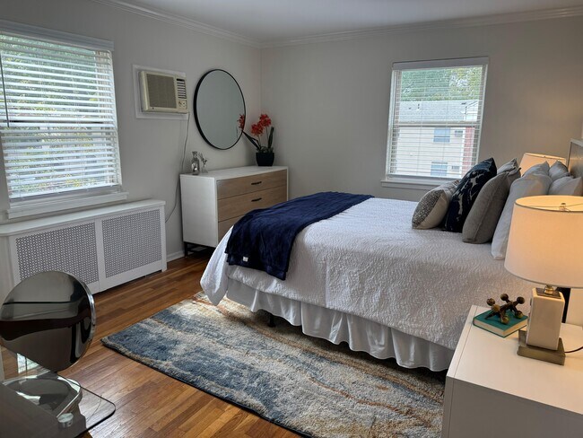 Photo - Lakeview Apartments