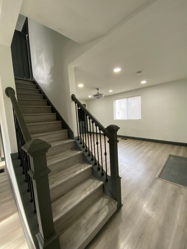 Photo - 1275 E Kossuth St