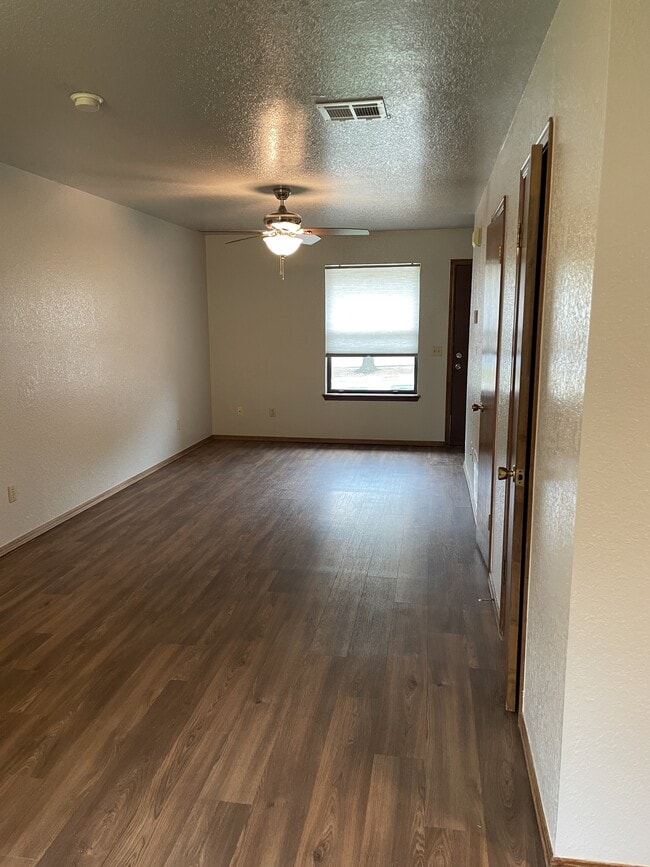 Photo - 110 N Baumann Ave