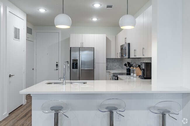 1 habitación, 1 baño - 600 pies cuadrados - Cocina - CO/OP Maple