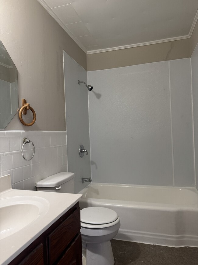 Photo - 406 E Park Dr