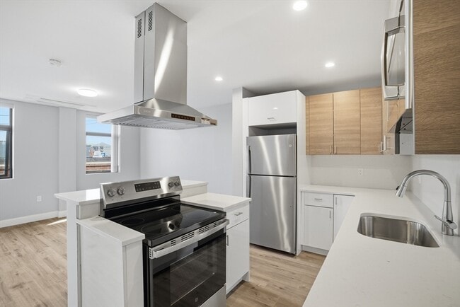 Photo - 632 Centre St Unit 305