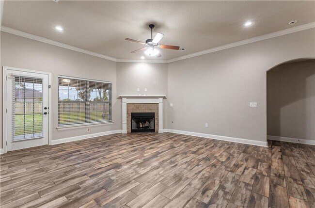 Photo - 2091 Eagle Dr