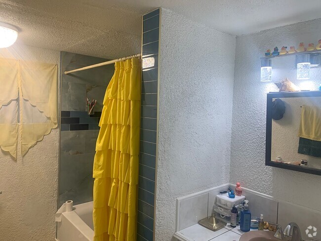 Building Photo - 2012 Santa Rita Dr Rental
