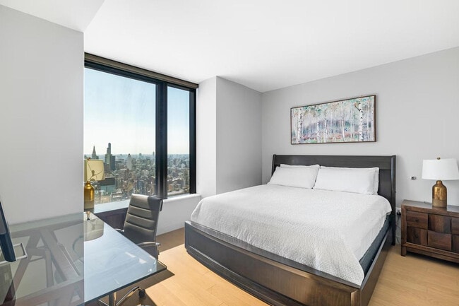 Photo - 325 W 34th St. Unidad ID1461704P