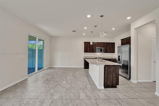 Building Photo - 4764 Eucalyptus Dr