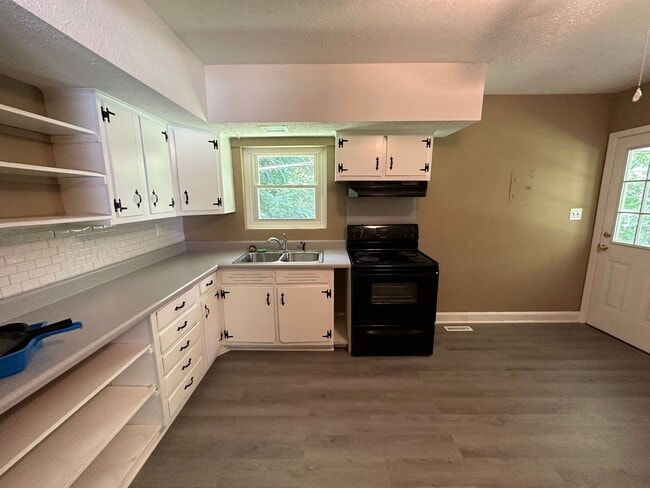 Photo - One Story House in Madison Heights