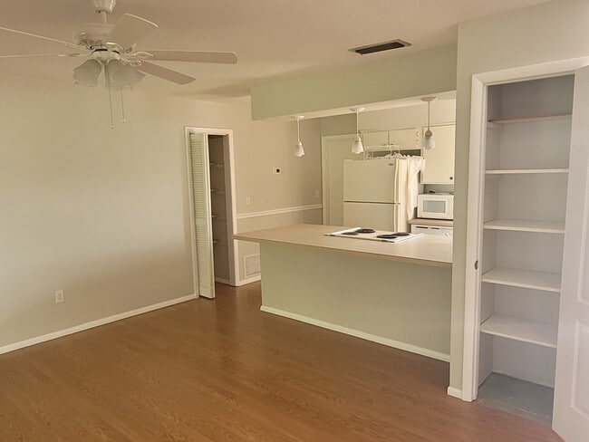 Photo - 1104 Beatrice St