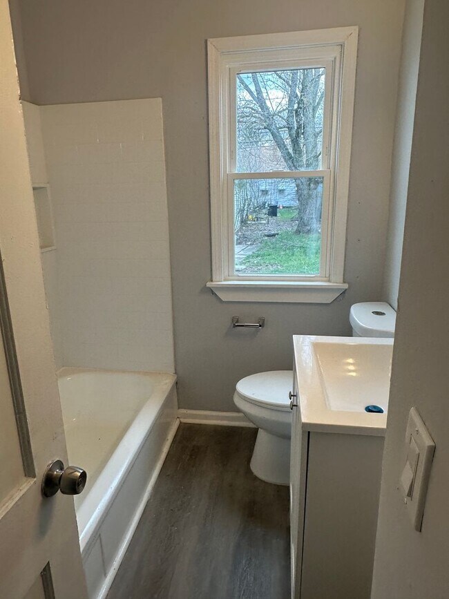 Photo - 4bd Single Maple Section 8