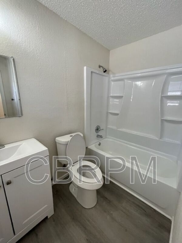 Photo - 1103 52nd St