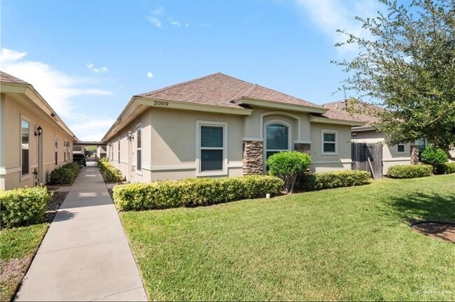 Building Photo - 2009 Jackson St