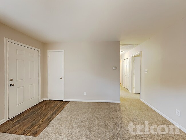 Photo - 9421 Spruce Pine Pl
