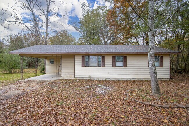 Photo - Charming 3-Bedroom Home on a Spacious Lot in Benton, AR – Perfect for Comfortable Living!