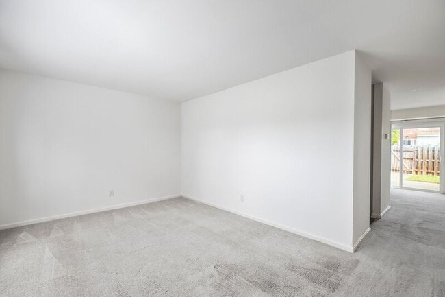 Photo - 307 Ellery Ct