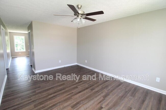 921 L C Ave