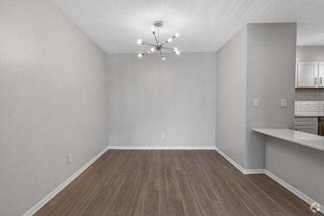 2BR, 2BA - 984SF - Dining Room
