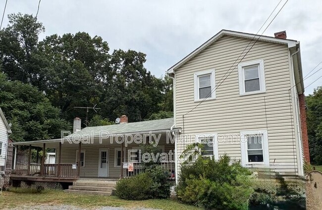 Photo - 386 Round Hill Rd Unidad Apt. 1