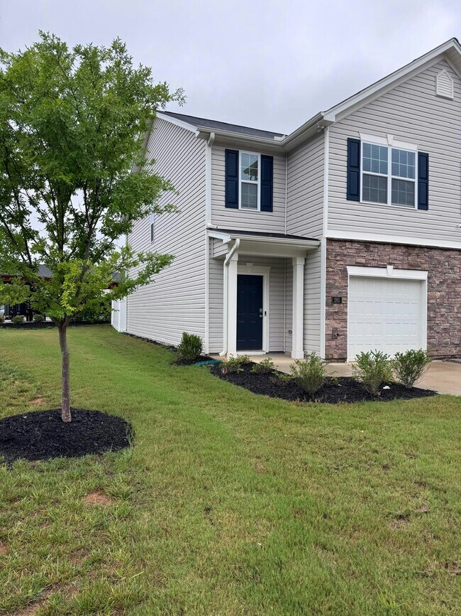 Photo - 285 Moyer Dr
