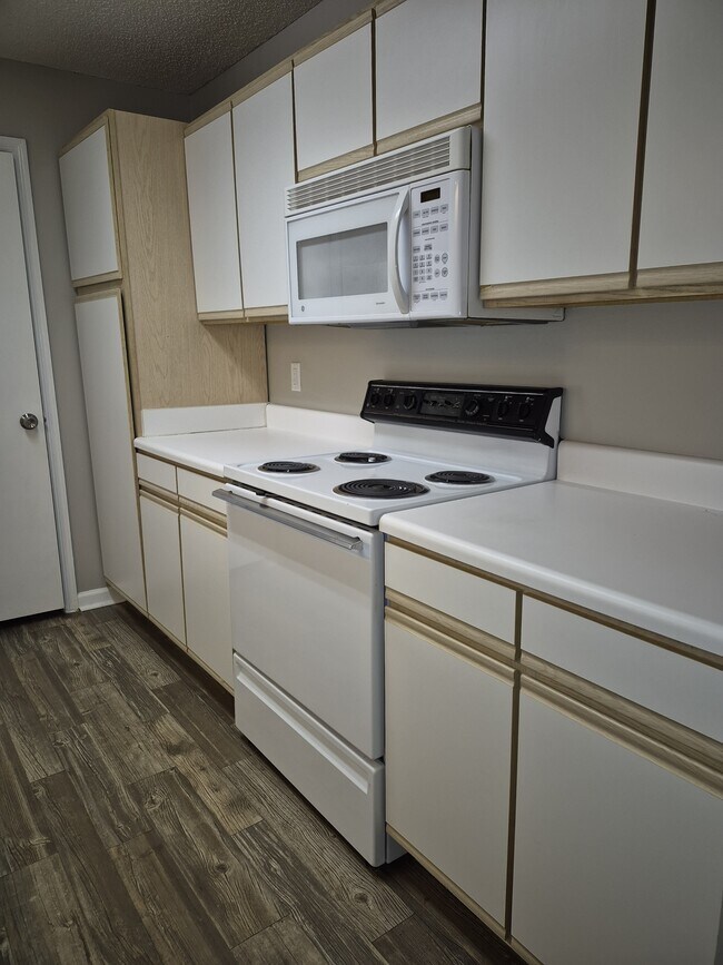 Photo - 2092 S Sherwood Dr