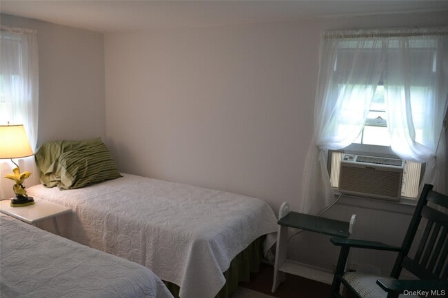 Photo - 34 E Hampton Sag Harbor Turnpike