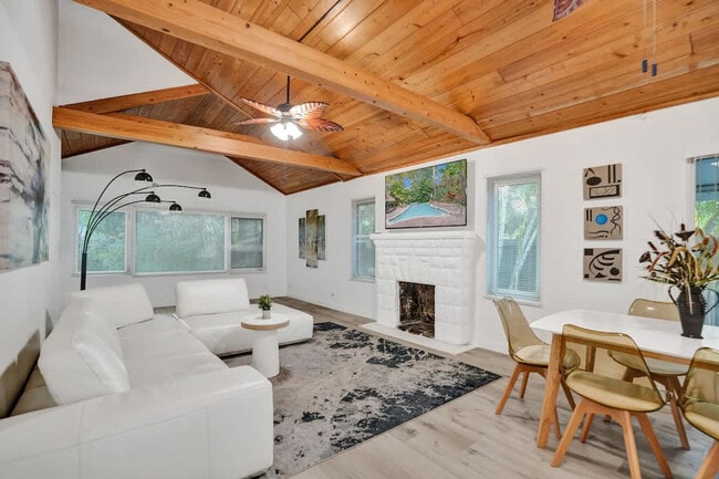 Photo - 1115 SW 4th St Unidad SI ID1504048P