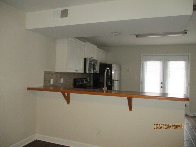 Photo - 1007 Michigan St