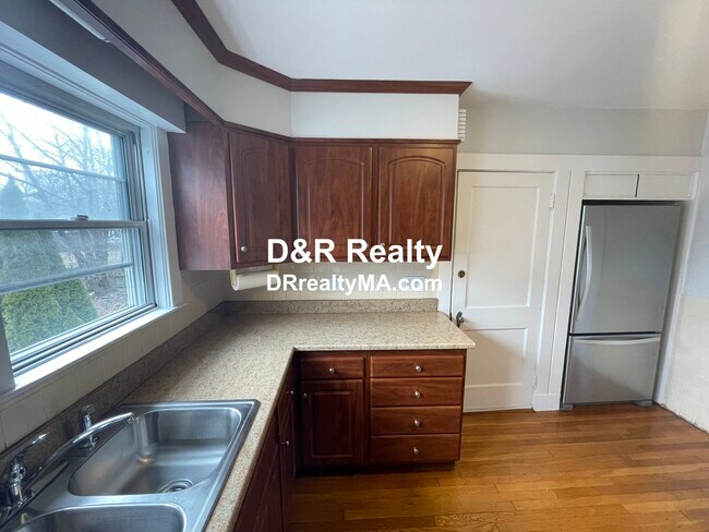 Photo - 176 Maple St Unidad 2