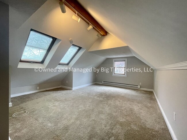 Building Photo - Charming three bedroom cottage in Claymont