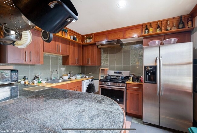 Photo - 1046 W Barry Ave Unit 3