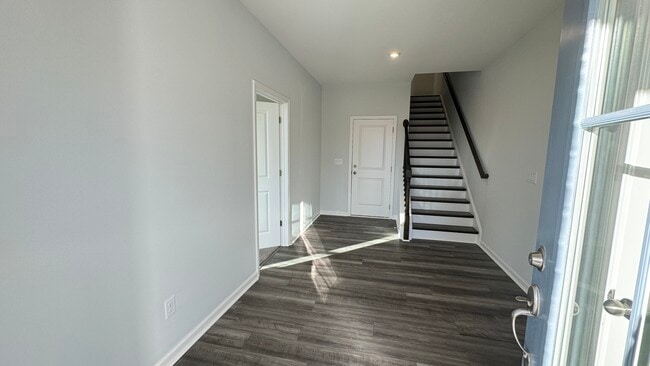 Photo - 2400 Whistler Way NE