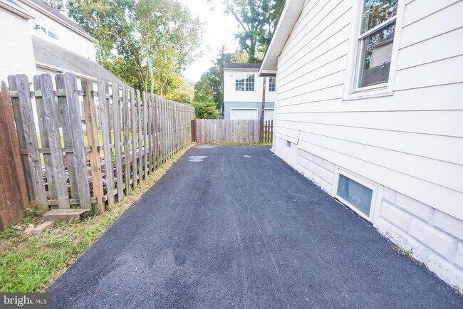 Photo - 210 Deptford Rd