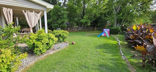 Photo - 210 Sweetbriar Ln