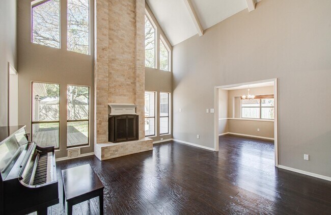 Photo - 1511 Calveryman Ln