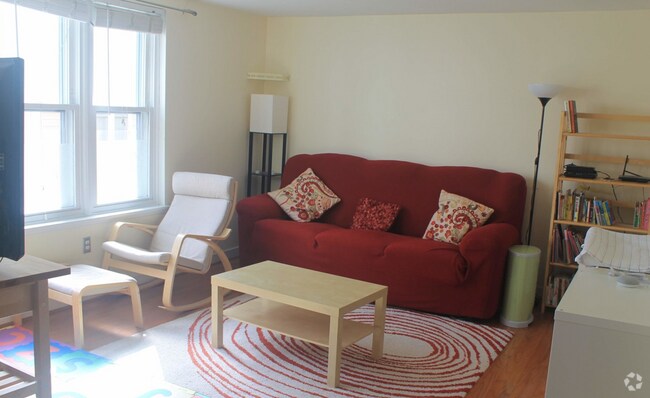 Building Photo - 126 Tudor St Unit A Rental