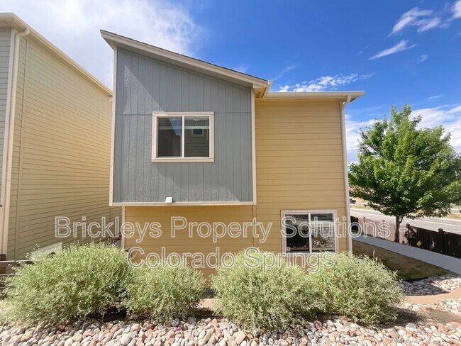 Photo - 2053 Alperton Heights